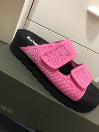 Sandalias Timberland rosas y negras nuevas
