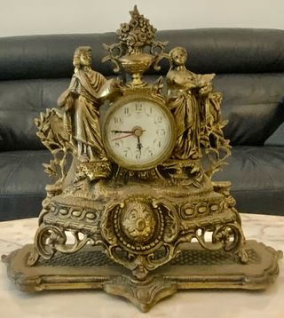 Reloj de sobremesa antiguo