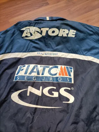 Chubasquero Real Sociedad Azul y Negro