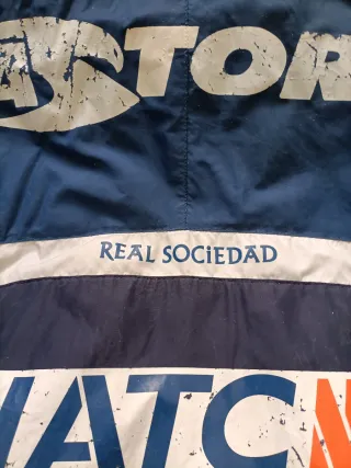 Chubasquero Real Sociedad Azul y Negro