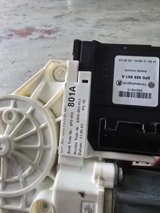 Motor elevalunas delantero Bosch 801A Audi ,3Puert