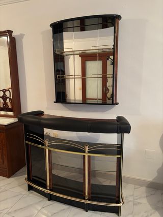 Mini bar cuero y cristal con estantería