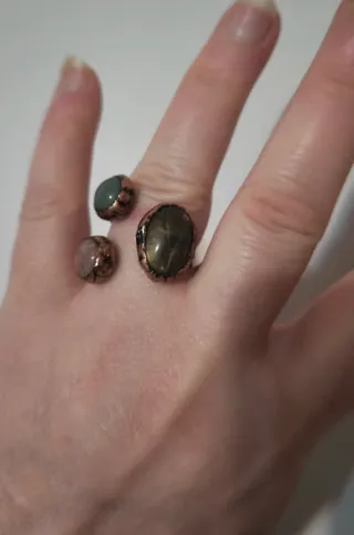 Anillo cobre ajustable con cristales naturales