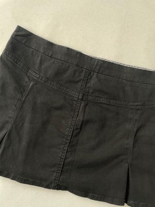 Falda negra Bershka vintage