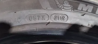 Neumáticos 235/45/17