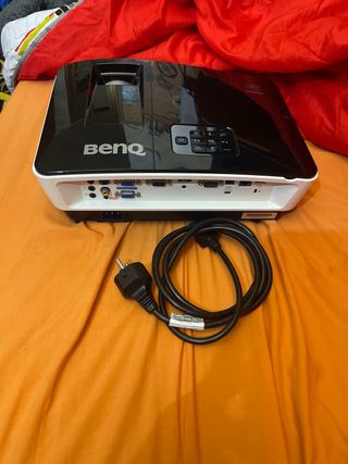 Proyector BenQ Negro y Blanco