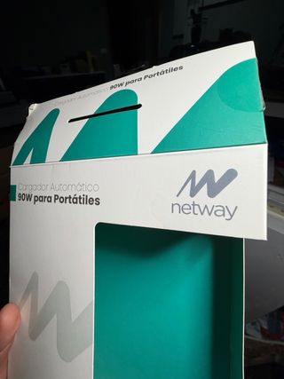 Cargador portátil universal con 13 puntas