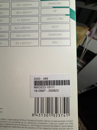 Cargador portátil universal con 13 puntas