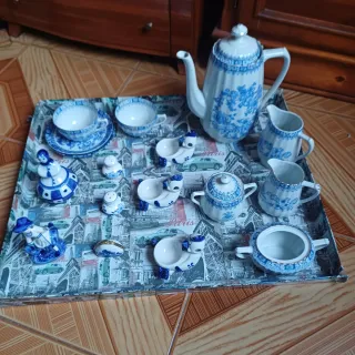 VARIAS PIEZAS DE PORCELA