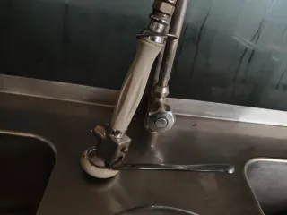 Fregadero industrial doble con ducha