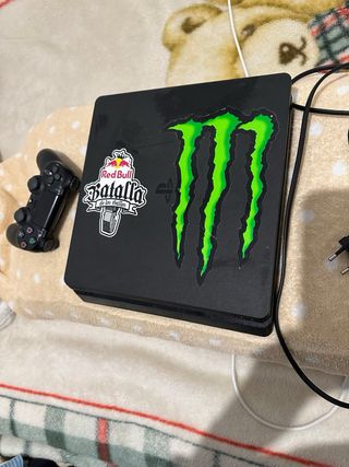 PS4 Slim Fortnite Edition 500GB + Mando