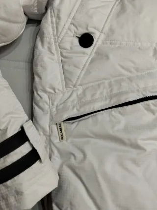 Chaqueta acolchada, impecable. plumas/ plumón