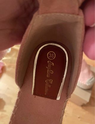 Cuñas rosas con pulsera