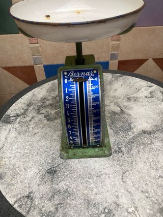 Báscula antigua Bernar