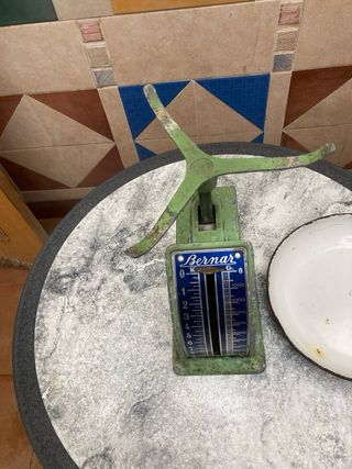 Báscula antigua Bernar