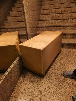 Gabinete/Sillón de bambú y madera