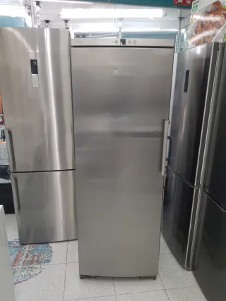 Congelador Vertical LIEBHERR 1.85m con garantía