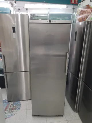 Congelador Vertical LIEBHERR 1.85m con garantía