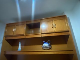 Armario de madera con cama y cama nido incluido