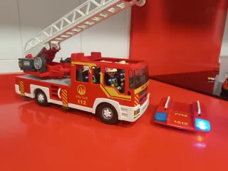 Equipo completo Bomberos de Playmobil.