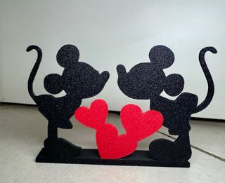 Statuetta Minnie e Topolino con cuori rossi