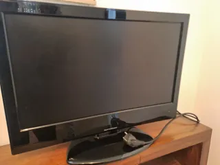 TV Supratech LCD color 24" Full HD con TDT HD inco