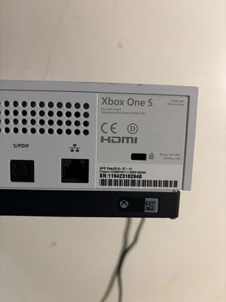 Xbox Consola y Mando Negro