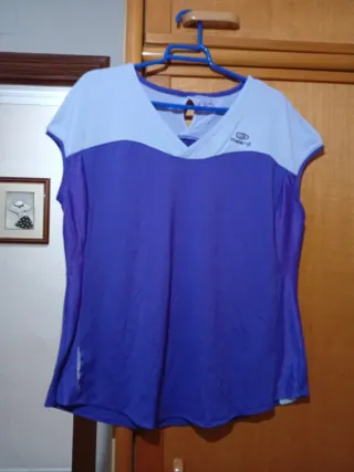 3/Camisetas deportiva rosa y roja pistacho y lila