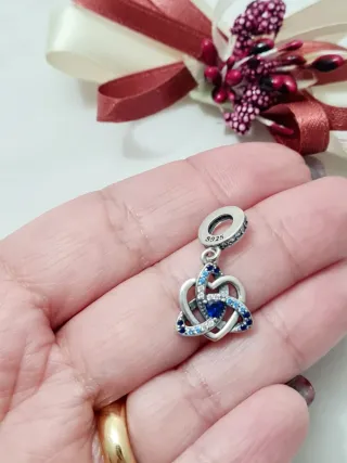 Charm Cuore Nodo Celtico Blu in argento S925
