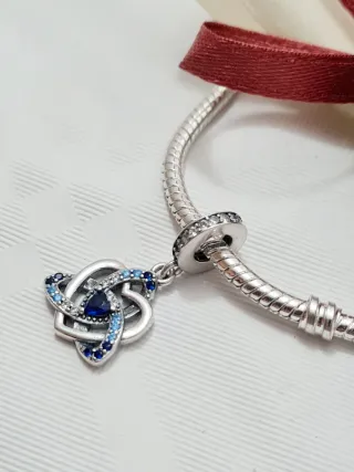 Charm Cuore Nodo Celtico Blu in argento S925