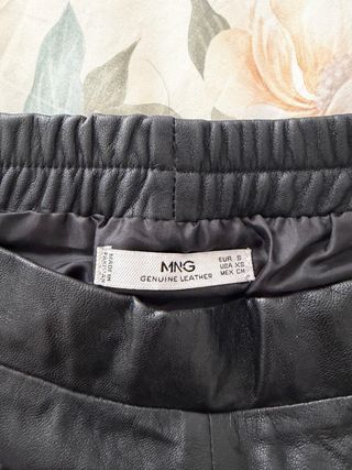 Falda de piel negra Talla S