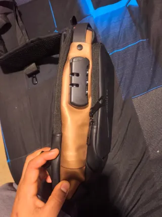 Mochila Nueva Amplia Impermeable con USB y SEGURA