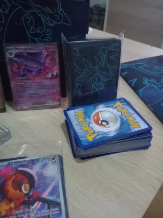 Lote de cartas Pokémon con Mega Charizard X EX