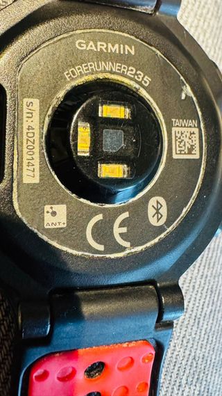 Reloj Garmin Forerunner 235 + Cargador