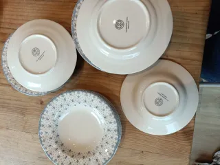 Vajilla 10 servicios Flor de Lis - La Cartuja