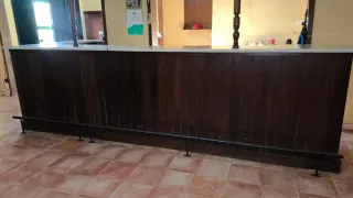 Barra de bar de madera de cerezo