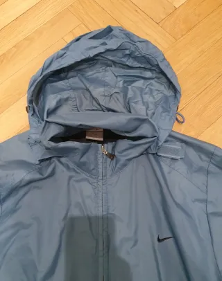 Chubasquero Nike azul hombre con capucha