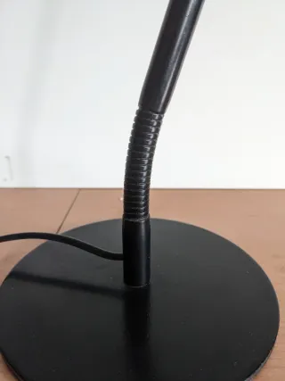 LÁMPARA DE SOBREMESA NEGRA