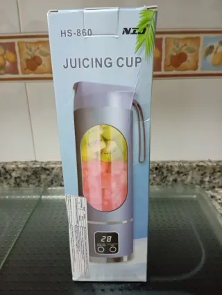 MINI LICUADORA PORTÁTIL.