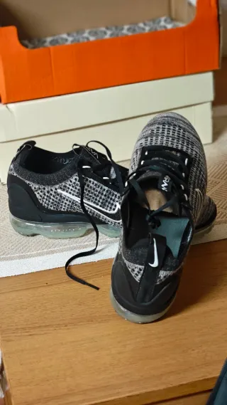 Zapatillas Nike Vapormax Negras y Grises