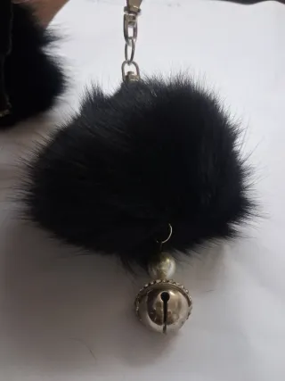 3 portachiavi pompon pelliccia neri