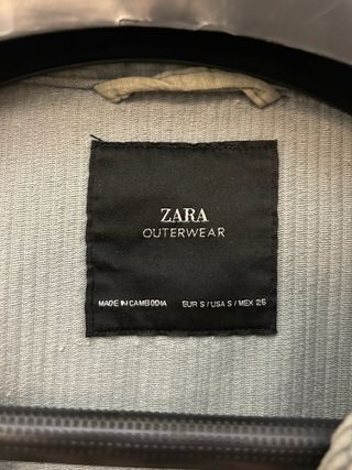 Sobrecamisa de pana verde Zara