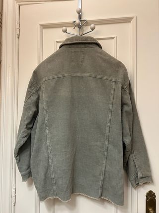 Sobrecamisa de pana verde Zara