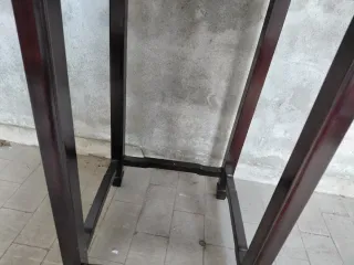 Elegante tavolino cinese intagliato