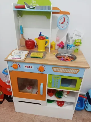 Cocina de juguete de madera