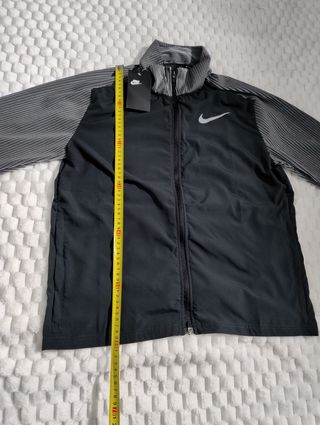 Giubbotto Nike Running Dri-FIT Nero e Grigio