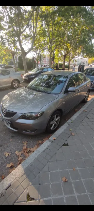 Mazda 3 2005 con "averiado"