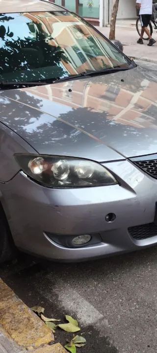 Mazda 3 2005 con "averiado"