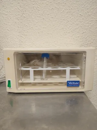 Incubadora mini laboratorio marca Virbac