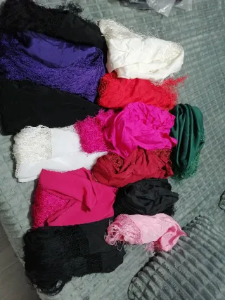 13 Mantoncillos Flamenca de muchos colores